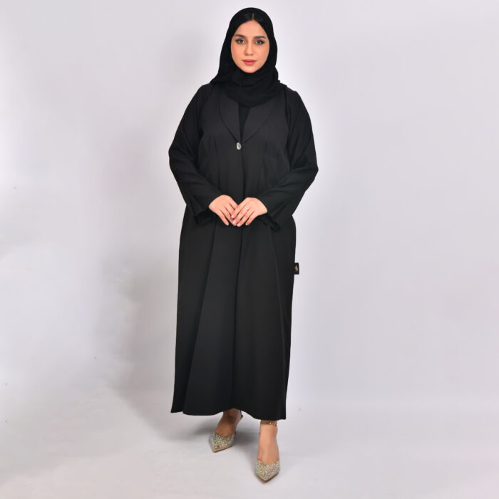 ⁦عباية بليزر ربع كلوش مزين بأزرار على الاكمام⁩ - الصورة ⁦3⁩