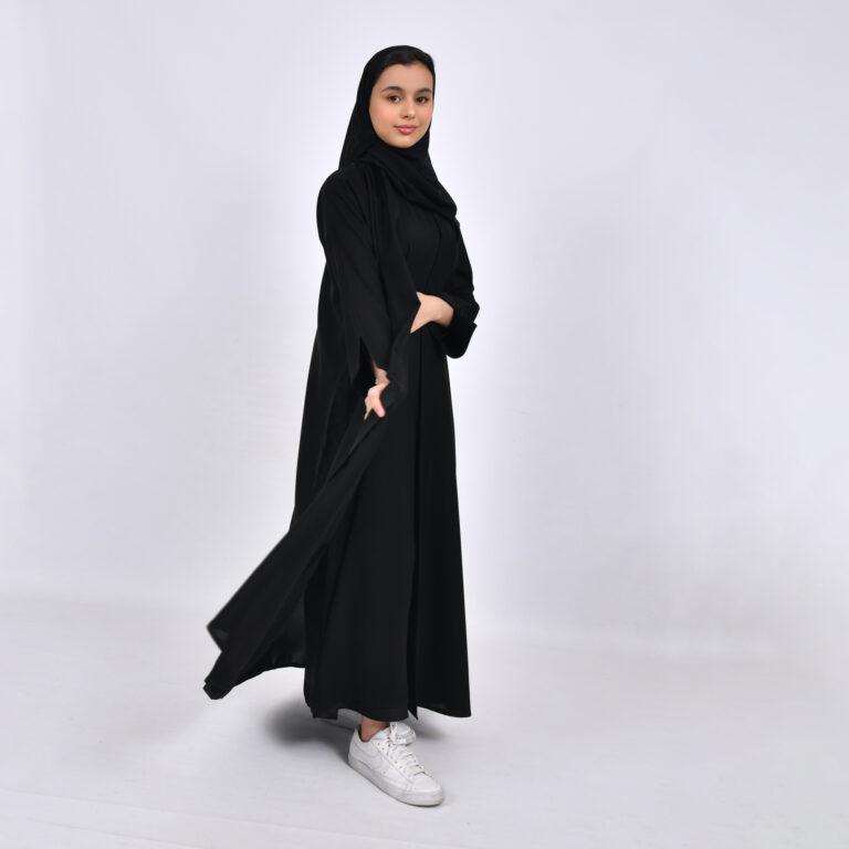 عباية بناتيه بقصة ربع كلوش
